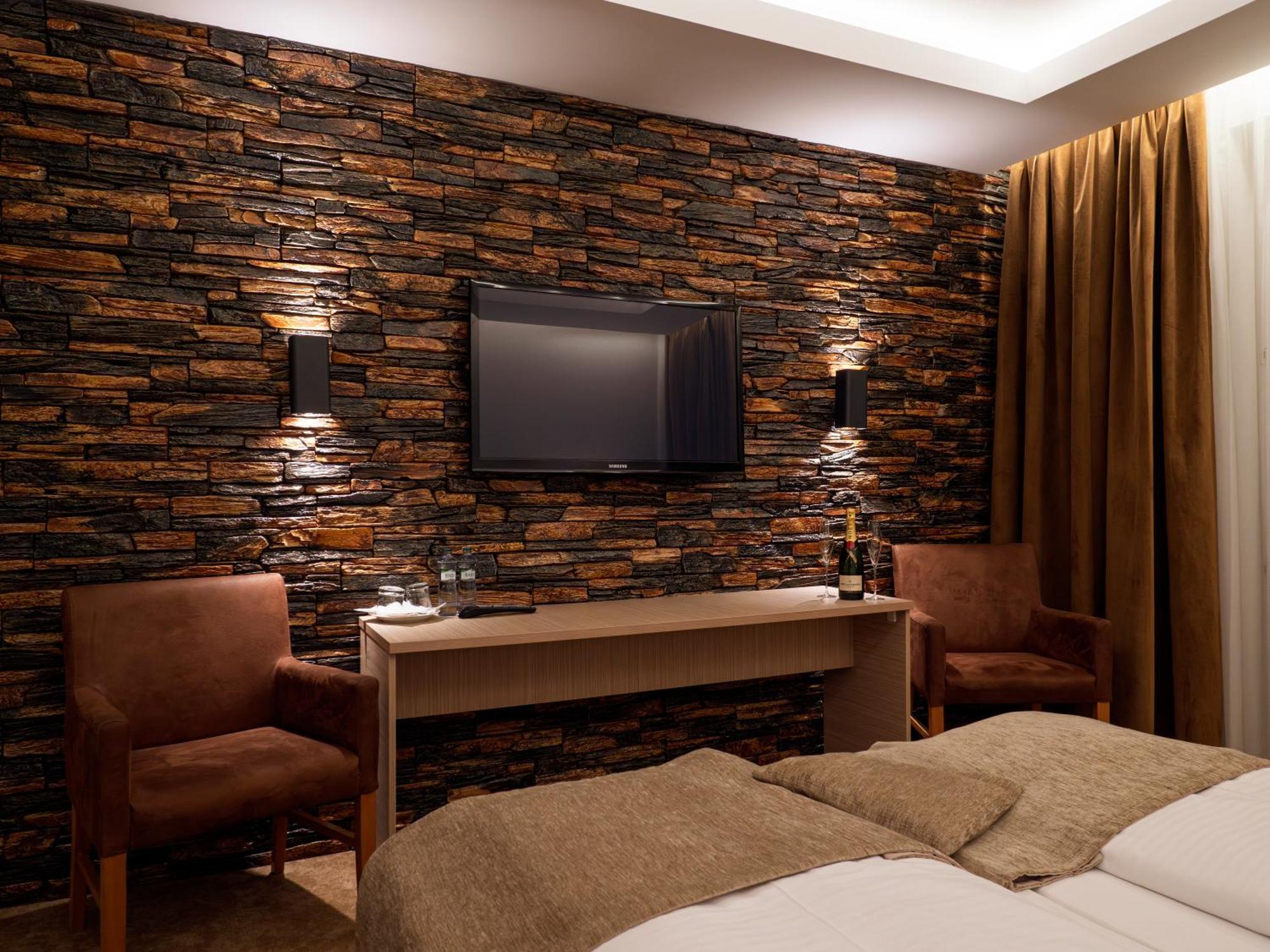 Elite Hotel Nová Dubnica Dış mekan fotoğraf