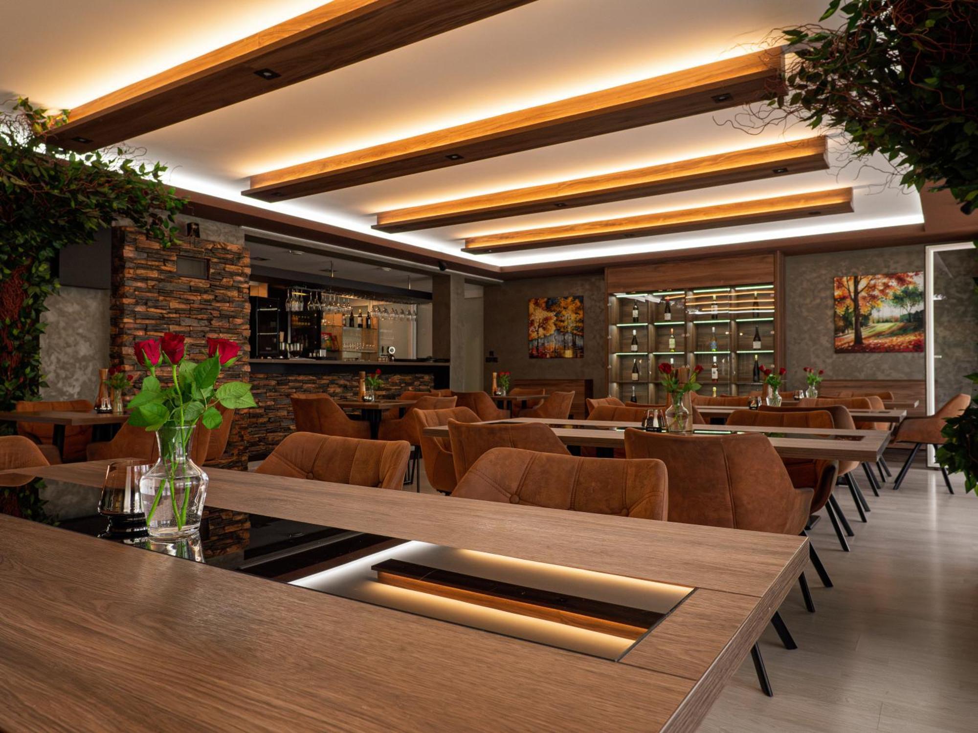 Elite Hotel Nová Dubnica Dış mekan fotoğraf