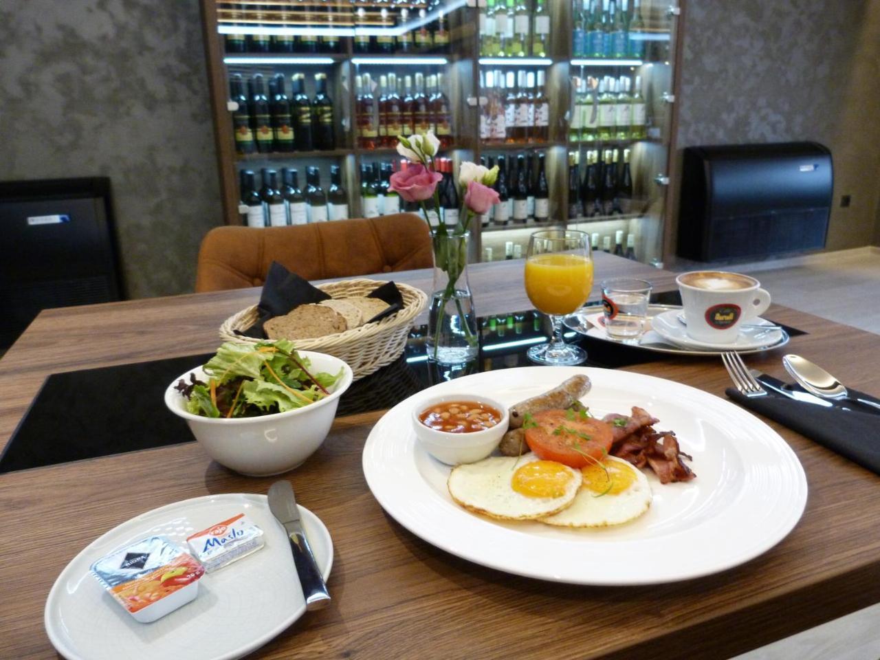 Elite Hotel Nová Dubnica Dış mekan fotoğraf